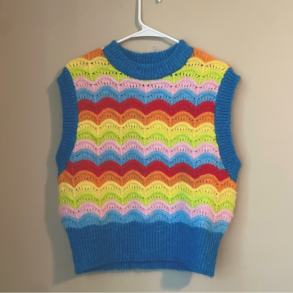Zara Tops - NWT Zara Rainbow Scalloped Knit Vest 🌈 size M